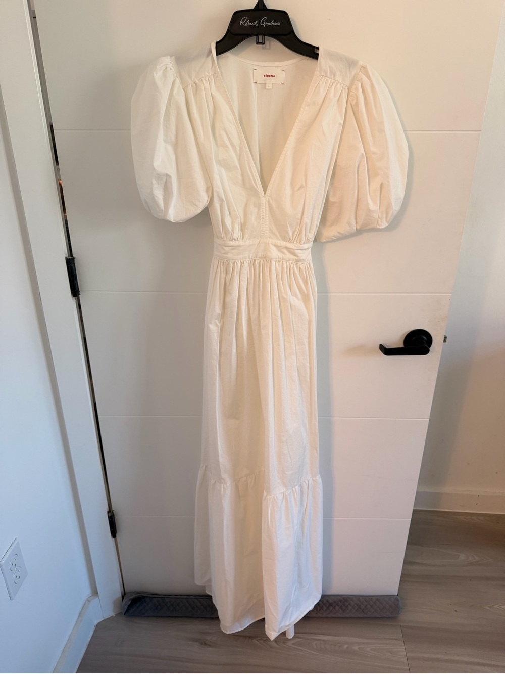 XiRENA White Puff-Sleeve Maxi Dress